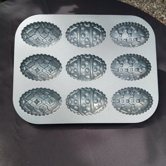 Nordic Ware Easter Eggs Cake Pan - Picture 7 of 7